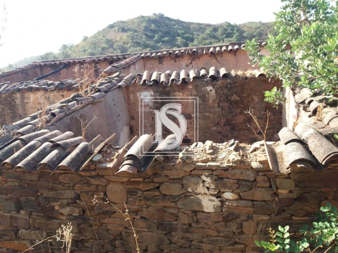 Moradia T5 para Venda em Santa Catarina da Fonte do Bispo Foto 2