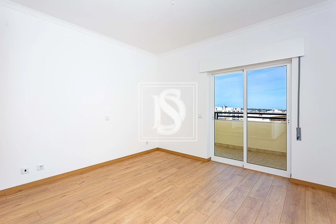 Apartamento T5 para Venda em Faro (Sé e São Pedro) Foto 29