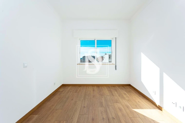 Apartamento T5 para Venda em Faro (Sé e São Pedro) Foto 33