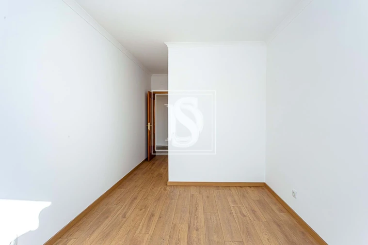 Apartamento T5 para Venda em Faro (Sé e São Pedro) Foto 32