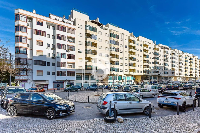Apartamento T5 para Venda em Faro (Sé e São Pedro) Foto 6