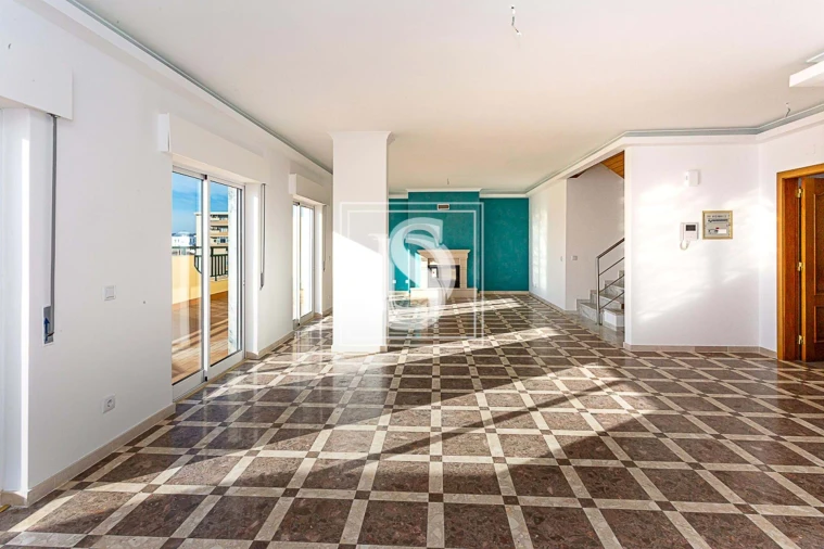 Apartamento T5 para Venda em Faro (Sé e São Pedro) Foto 3