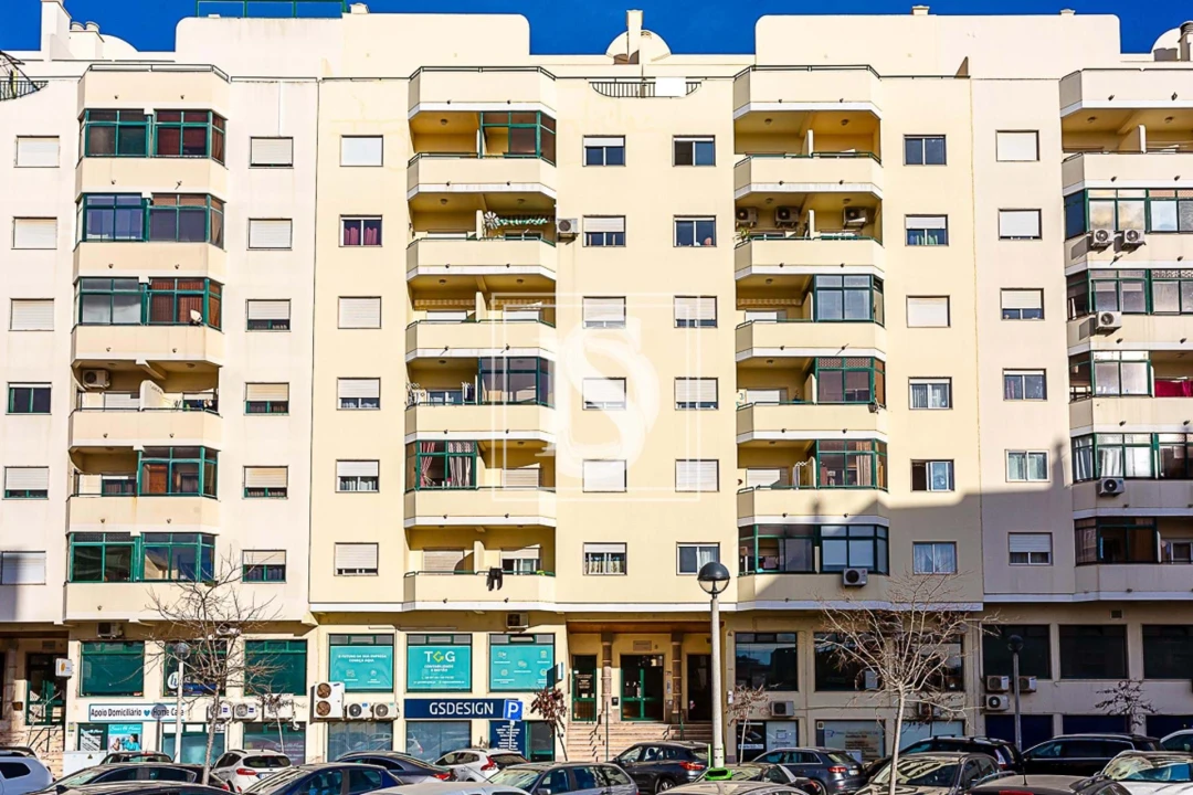 Apartamento T5 para Venda em Faro (Sé e São Pedro) Foto 5