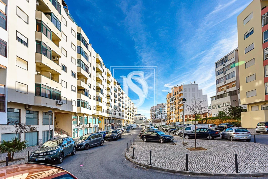 Apartamento T5 para Venda em Faro (Sé e São Pedro) Foto 3