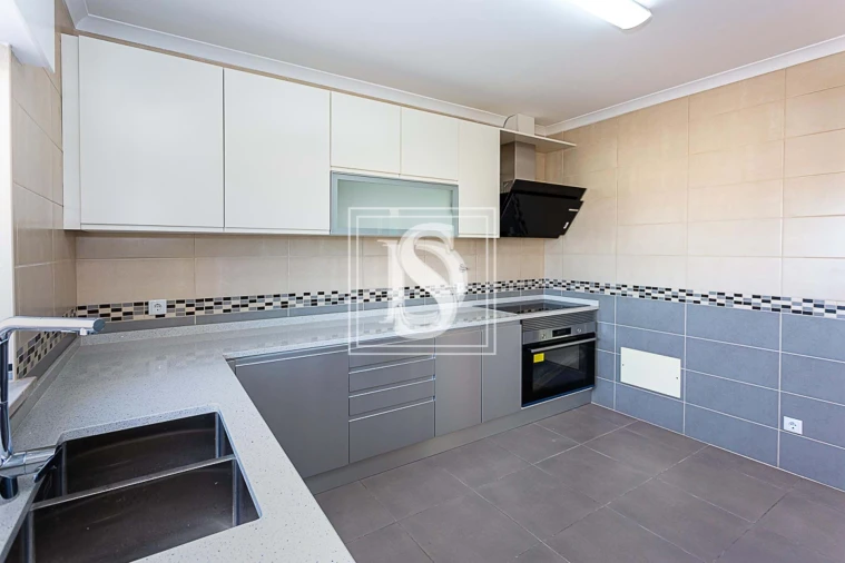 Apartamento T5 para Venda em Faro (Sé e São Pedro) Foto 22