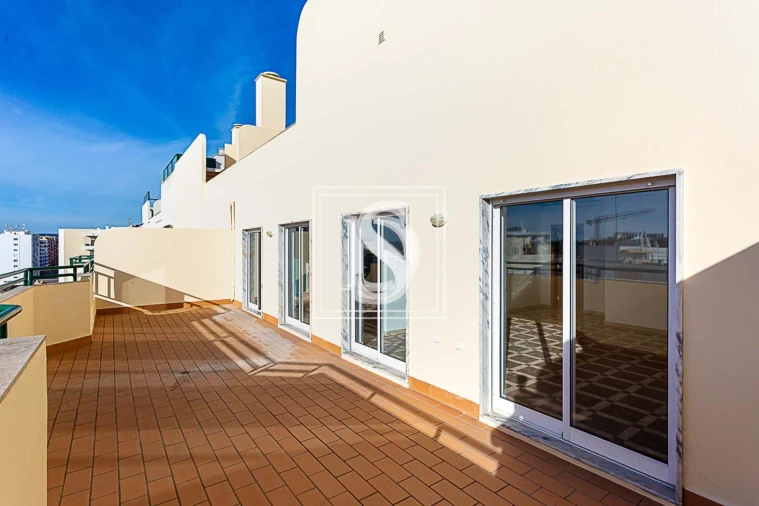 Apartamento T5 para Venda em Faro (Sé e São Pedro) Foto 29