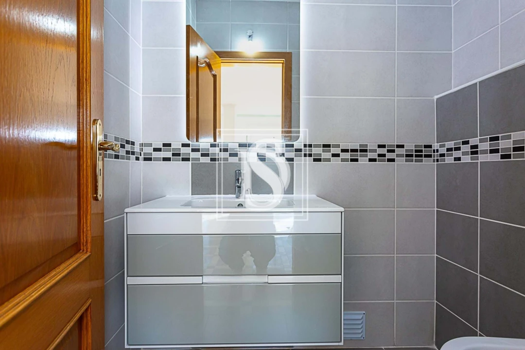 Apartamento T5 para Venda em Faro (Sé e São Pedro) Foto 24