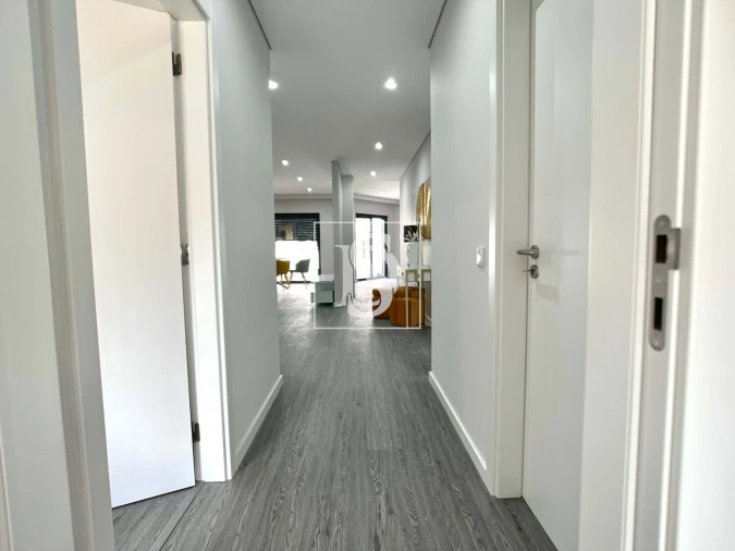 Apartamento T2 para Venda em Quelfes Foto 8