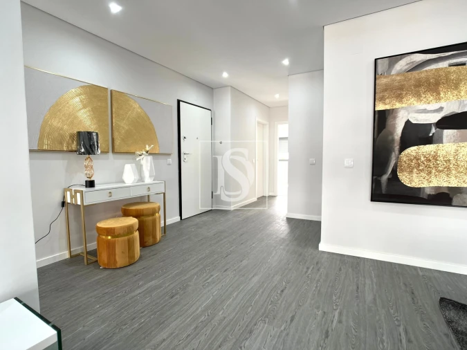 Apartamento T3 para Venda em Quelfes Foto 2