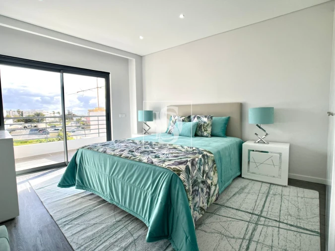 Apartamento T3 para Venda em Quelfes Foto 3