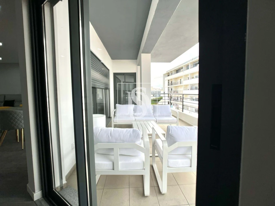 Apartamento T3 para Venda em Quelfes Foto 6