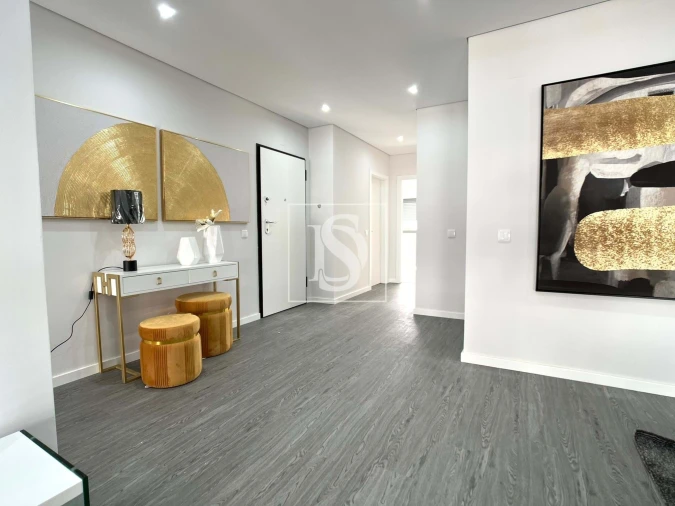 Apartamento T3 para Venda em Quelfes