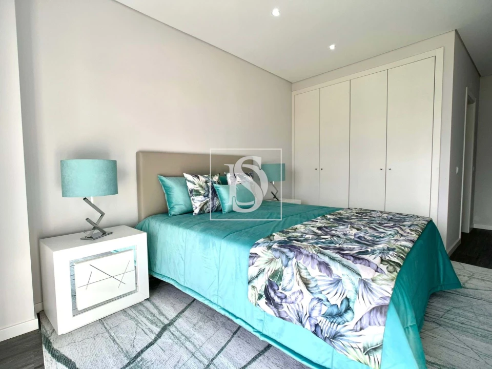 Apartamento T3 para Venda em Quelfes Foto 3