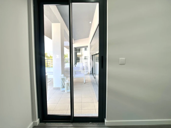 Apartamento T3 para Venda em Quelfes Foto 8