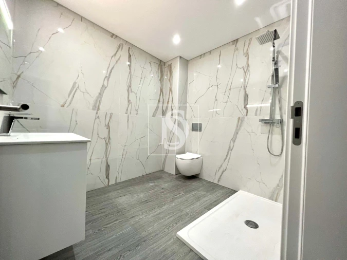 Apartamento T3 para Venda em Quelfes Foto 8