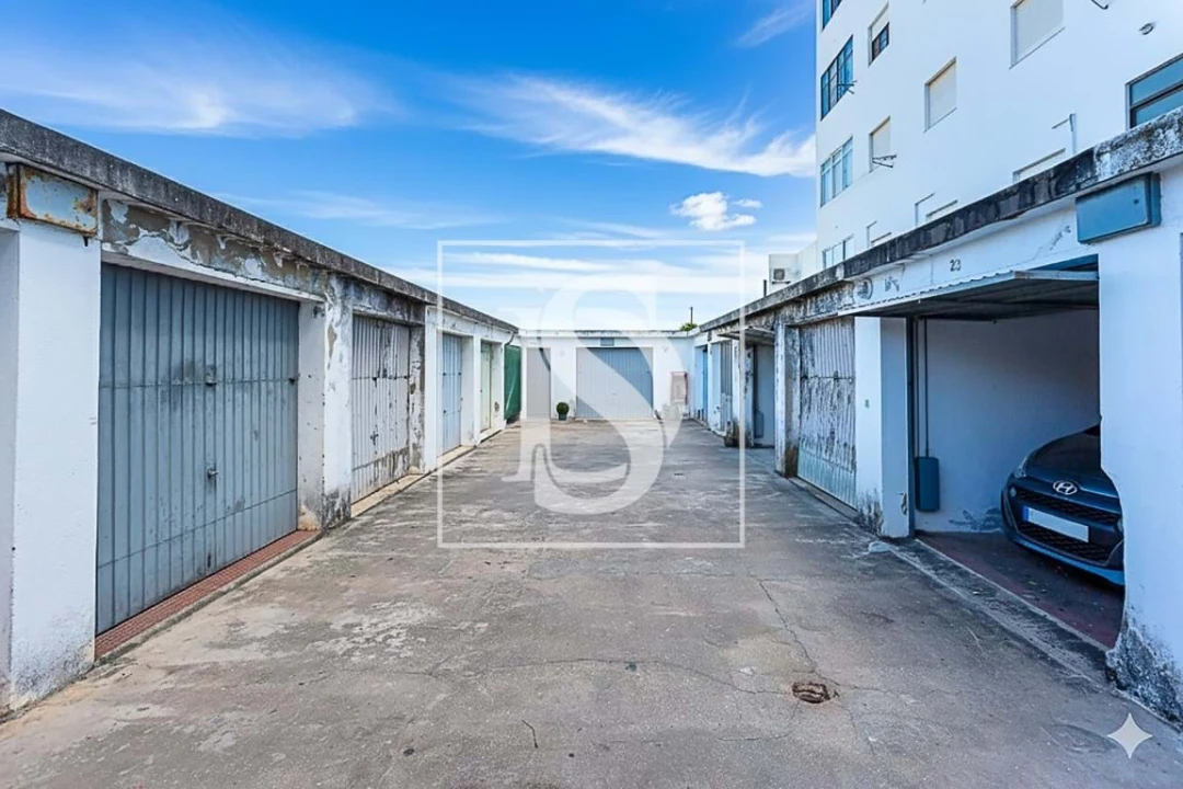 Garagem para Venda em Tavira (Santa Maria e Santiago) Foto 2