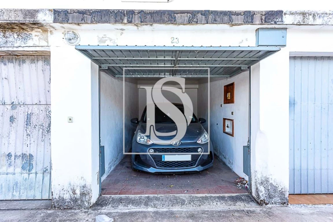 Garagem para Venda em Tavira (Santa Maria e Santiago) Foto 1