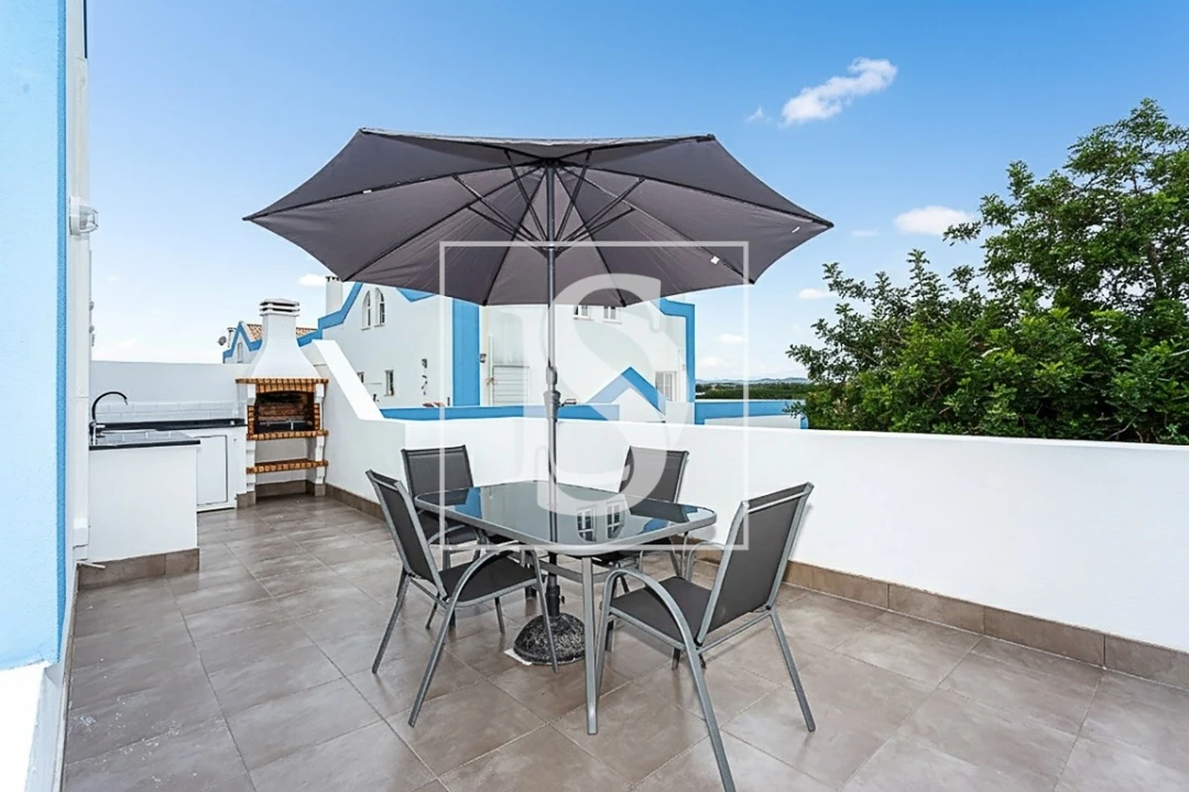 Moradia T2 para Arrendamento em Tavira (Santa Maria e Santiago) Foto 9