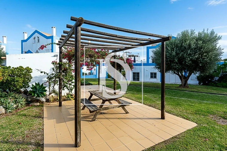 Moradia T2 para Arrendamento em Tavira (Santa Maria e Santiago) Foto 6