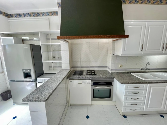 Moradia T4 para Venda em Cascais e Estoril Foto 32