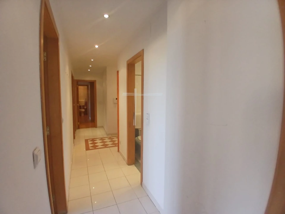 Apartamento T3 para Venda em Laranjeiro e Feijó Foto 2