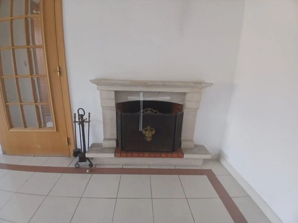 Apartamento T3 para Venda em Laranjeiro e Feijó Foto 3