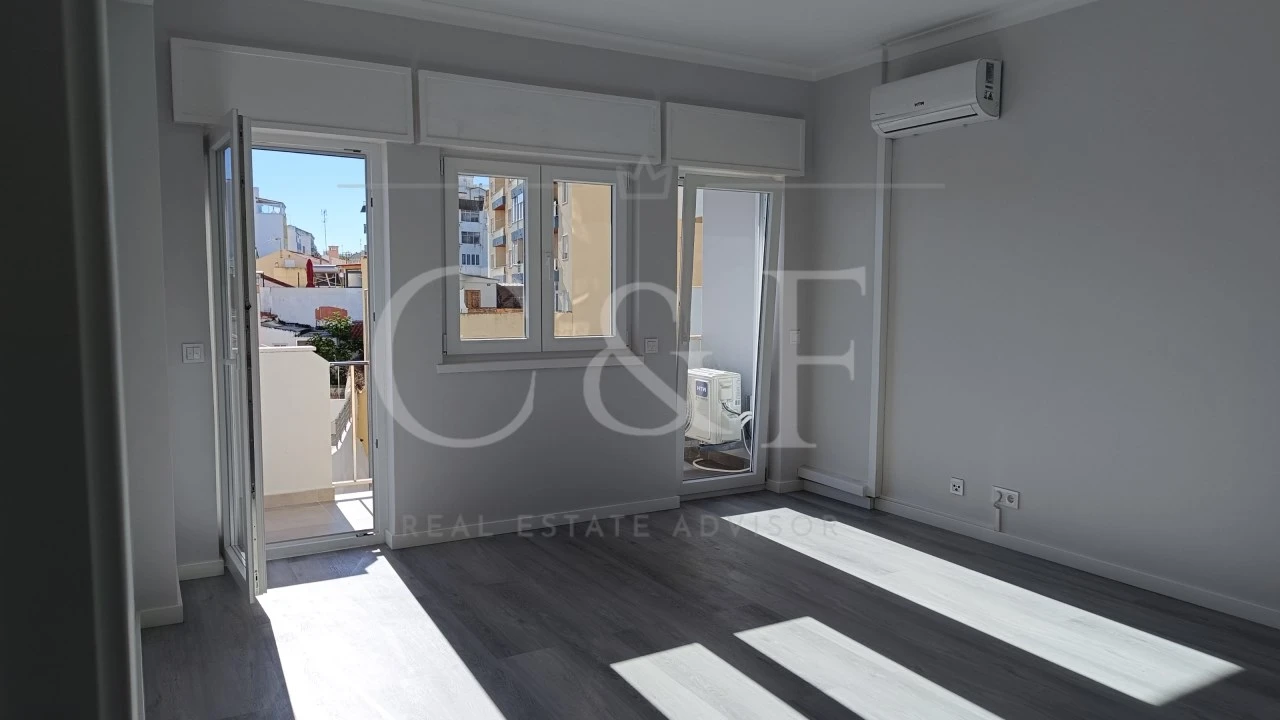 Apartamento T3 para Venda em Portimão Foto 8