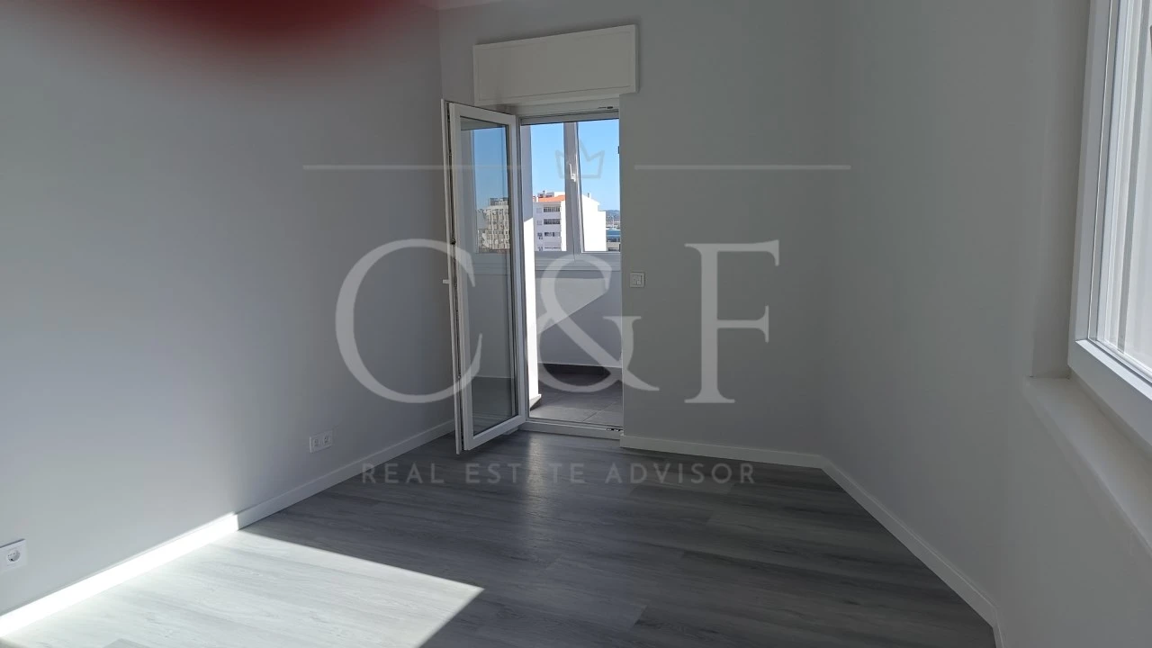 Apartamento T3 para Venda em Portimão Foto 17