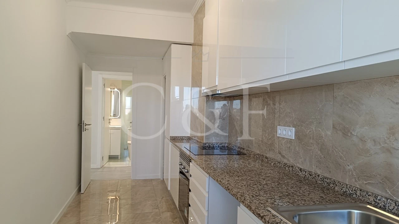 Apartamento T3 para Venda em Portimão Foto 7