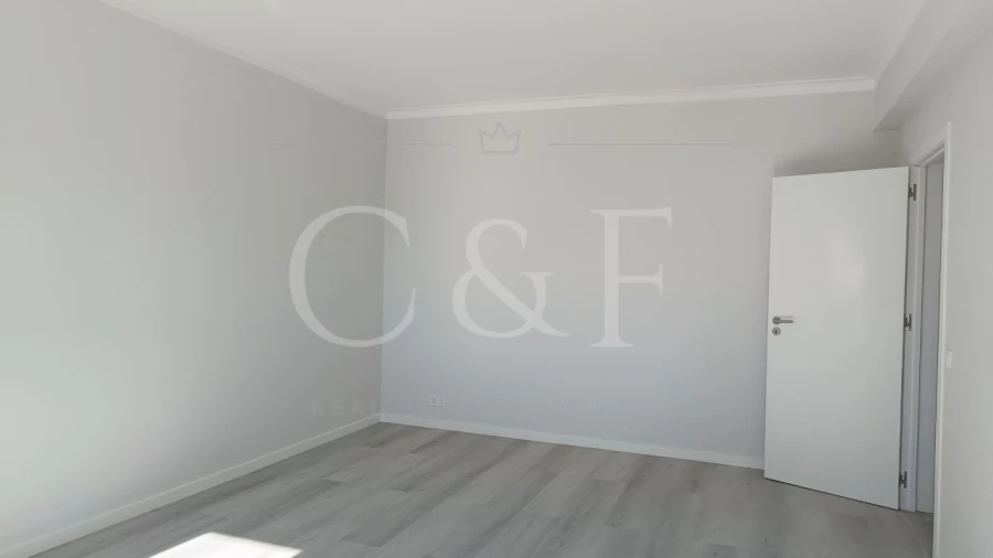 Apartamento T3 para Venda em Portimão Foto 9