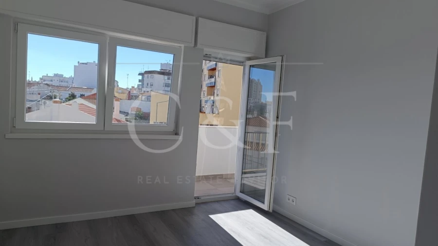 Apartamento T3 para Venda em Portimão Foto 13