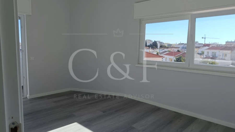 Apartamento T3 para Venda em Portimão Foto 15