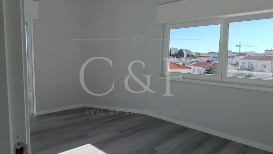 Apartamento T3 para Venda em Portimão Foto 16