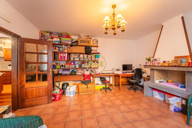 Moradia T2 para Venda em Ponta Delgada (São José) Foto 28