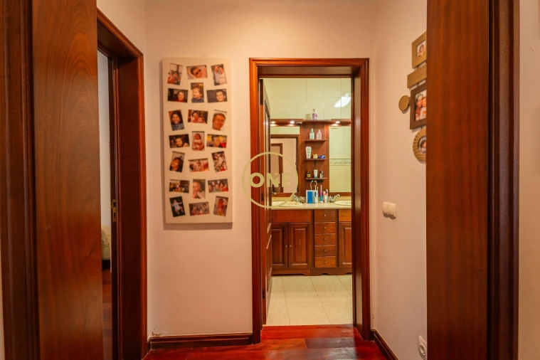 Moradia T2 para Venda em Ponta Delgada (São José) Foto 8