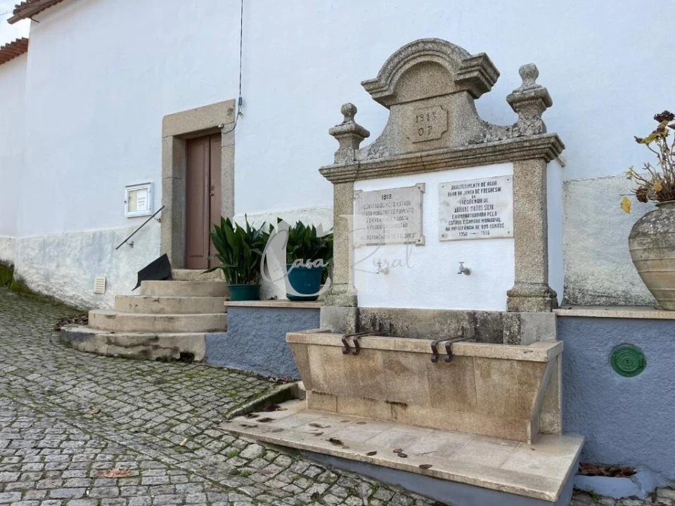 Moradia T2 para Venda em Folques Foto 35