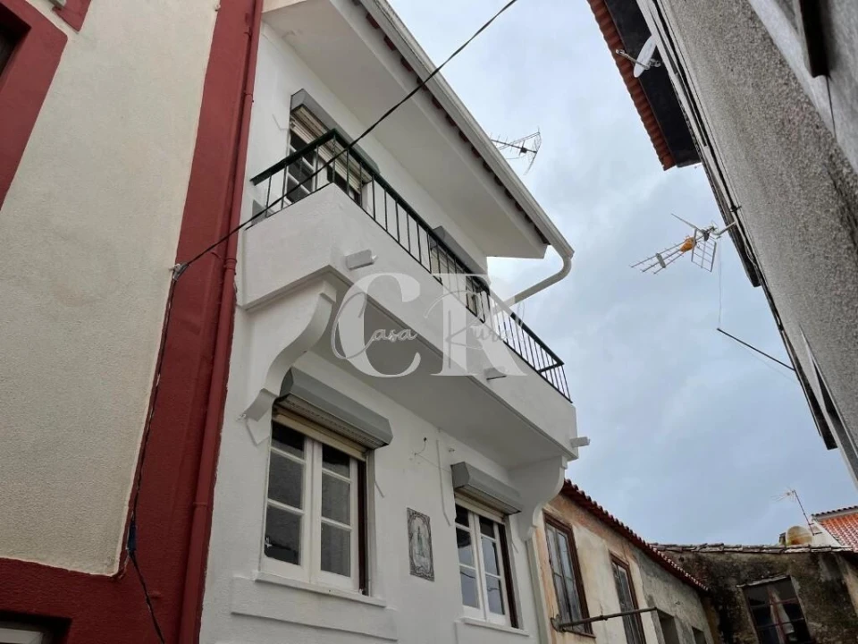 Moradia T2 para Venda em Folques Foto 2