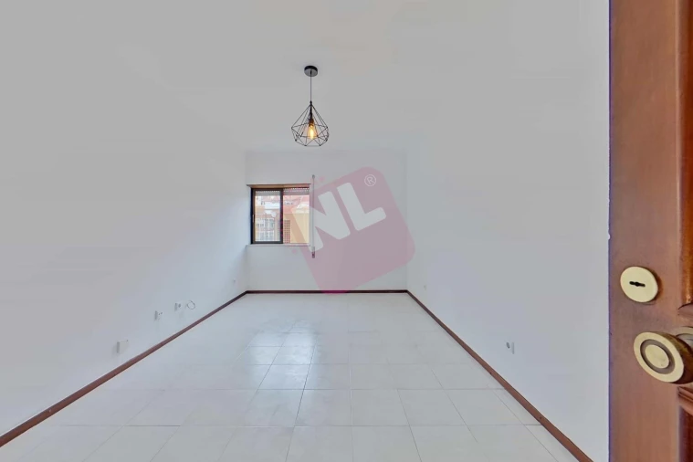 Apartamento T1 para Arrendamento em São Domingos de Benfica Foto 3