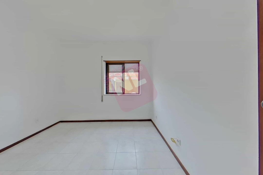 Apartamento T1 para Arrendamento em São Domingos de Benfica Foto 8