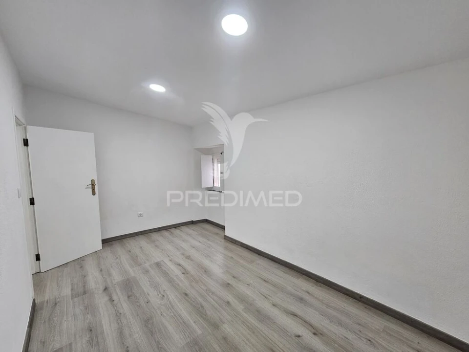 Moradia T1 para Venda em Santa Barbara de Padrões Foto 10