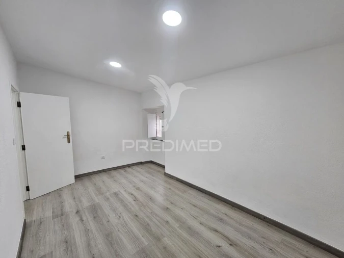 Moradia T1 para Venda em Santa Barbara de Padrões Foto 10