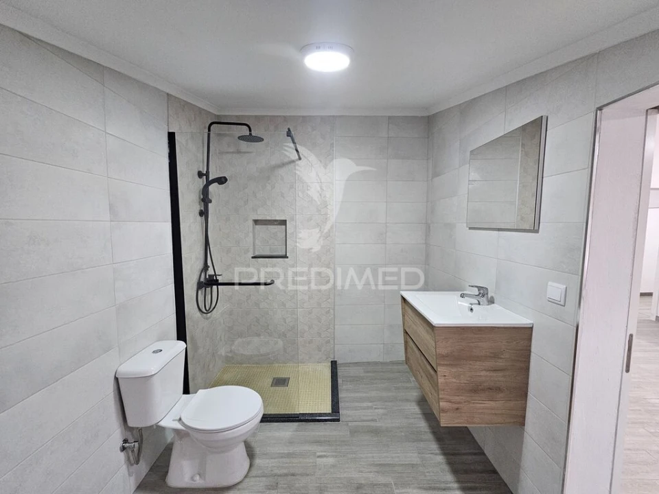 Moradia T1 para Venda em Santa Barbara de Padrões Foto 17