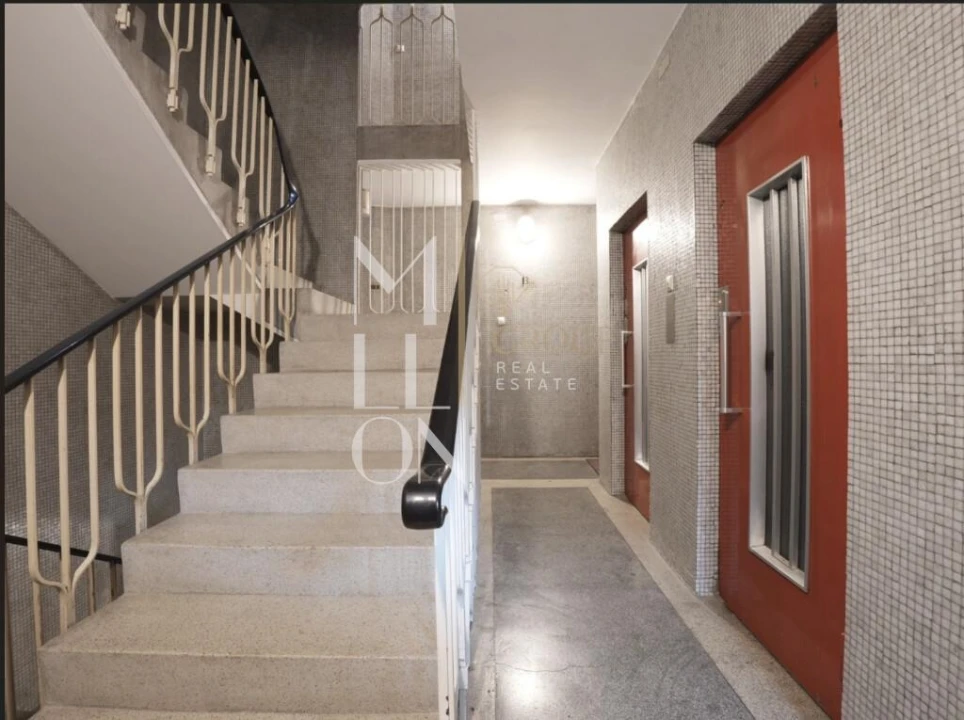 Apartamento T5 para Venda em Cedofeita, Santo Ildefonso, Sé, Miragaia, São Nicolau e Vitória Foto 3