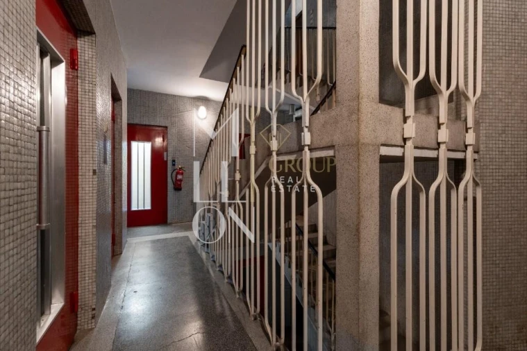 Apartamento T5 para Venda em Cedofeita, Santo Ildefonso, Sé, Miragaia, São Nicolau e Vitória Foto 4