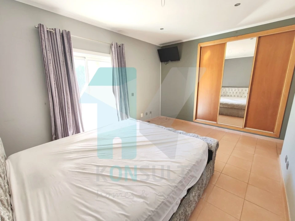 Moradia T5 para Venda em Luz Foto 14