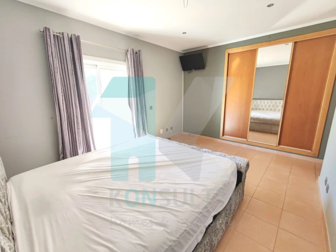 Moradia T5 para Venda em Luz Foto 14