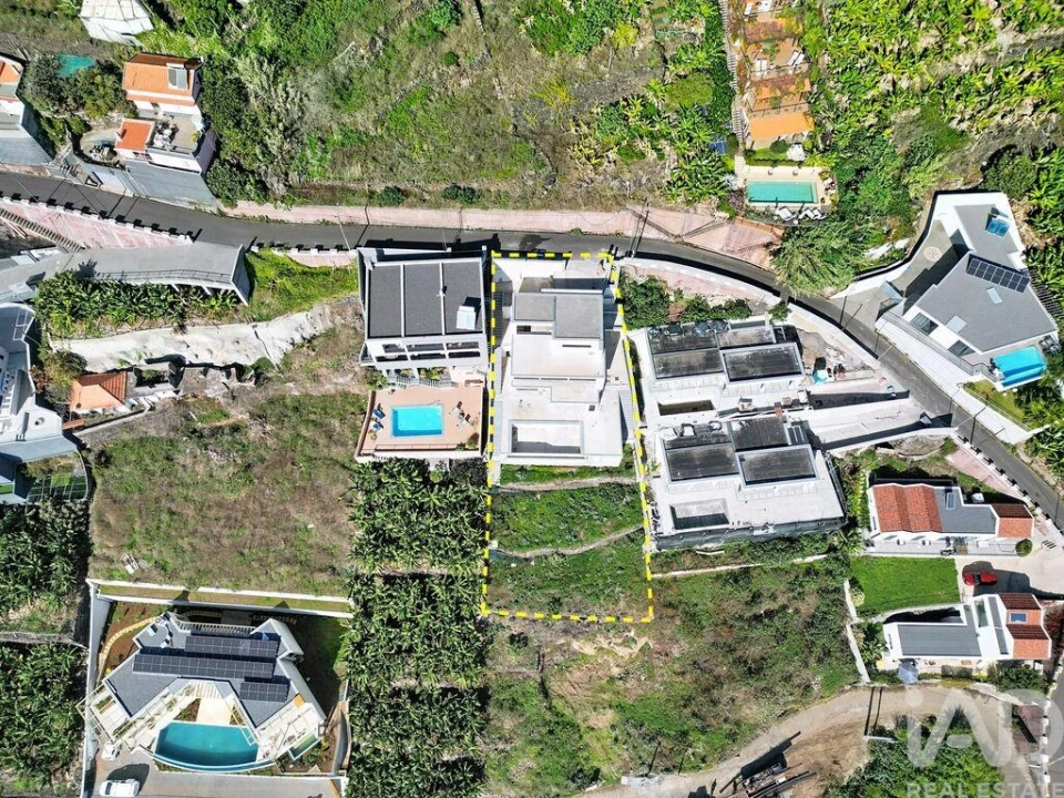 Moradia T3 para Venda em Arco da Calheta Foto 11