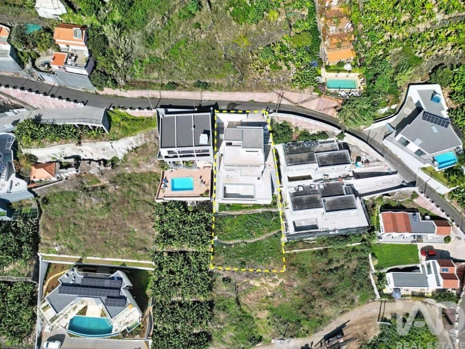 Moradia T3 para Venda em Arco da Calheta Foto 11