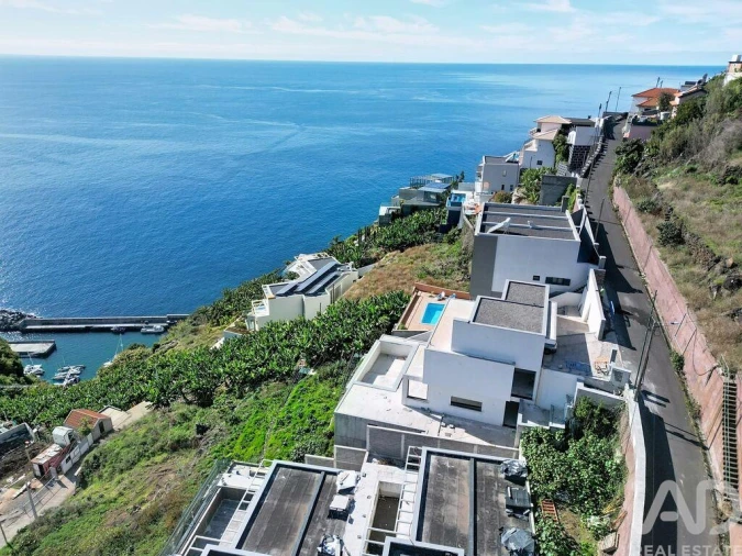 Moradia T3 para Venda em Arco da Calheta Foto 12