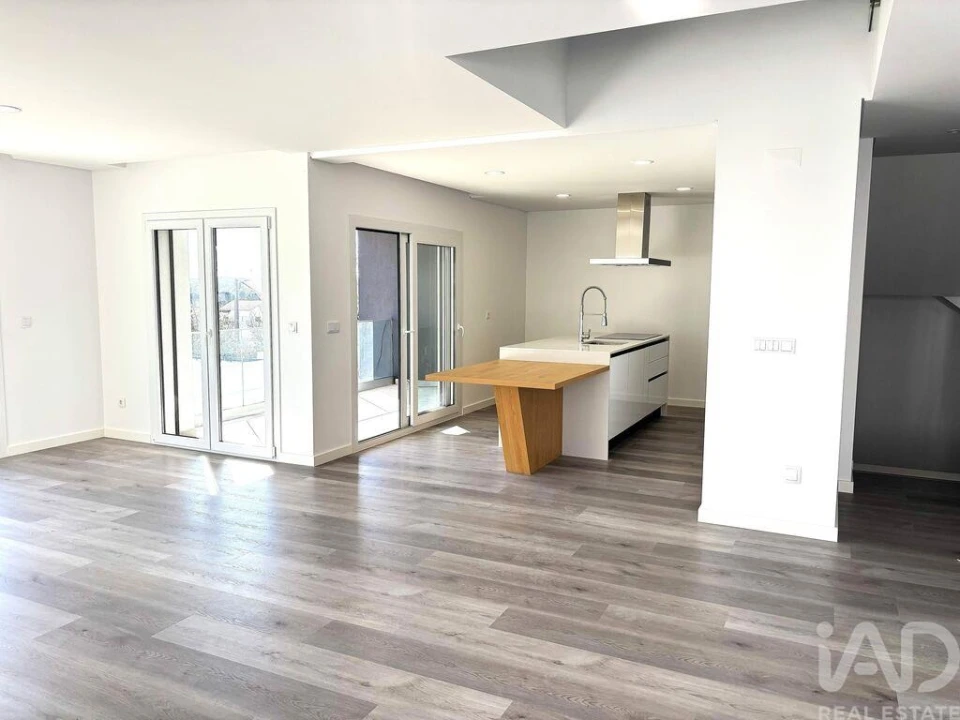 Apartamento T2 para Venda em Corroios Foto 10